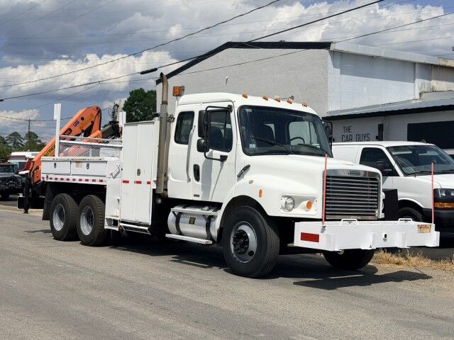 2010 Freightliner No Model M2 XCab with Palfinger Crane