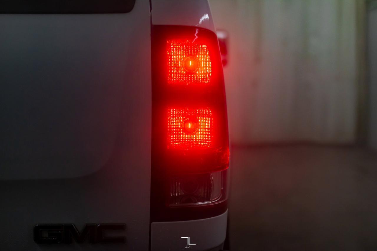 2010 GMC Sierra 2500HD 4x4 Ext Cab WT Red Deer AB