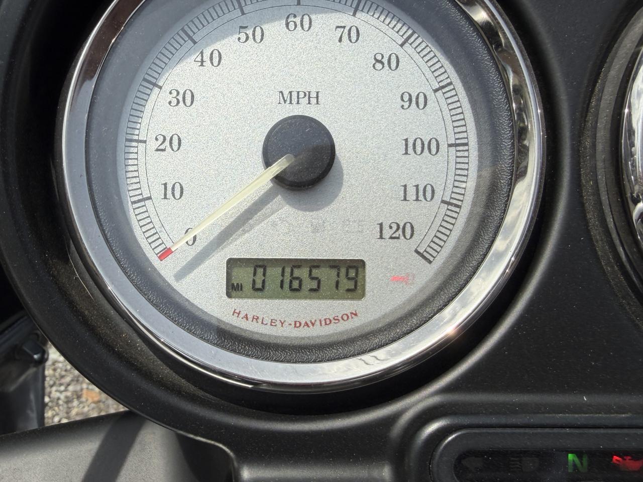 2010 HARLEY-DAVIDSON FLTRX ROAD GLIDE Connellsville PA