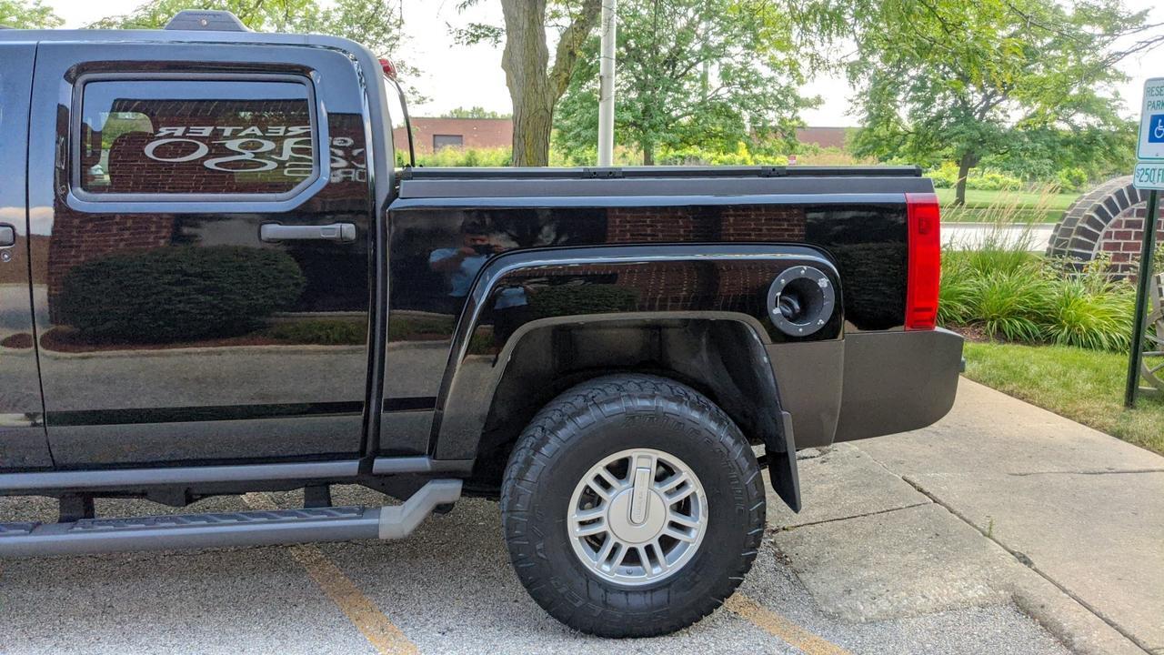 2010 HUMMER H3T  St. Charles  IL