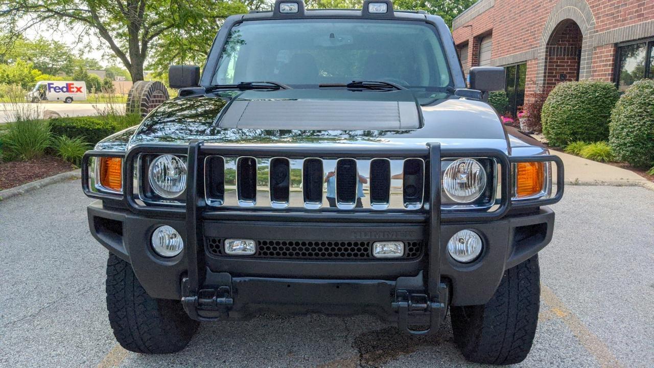 2010 HUMMER H3T  St. Charles  IL