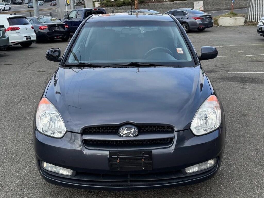 2010 HYUNDAI ACCENT SE Des Moines WA