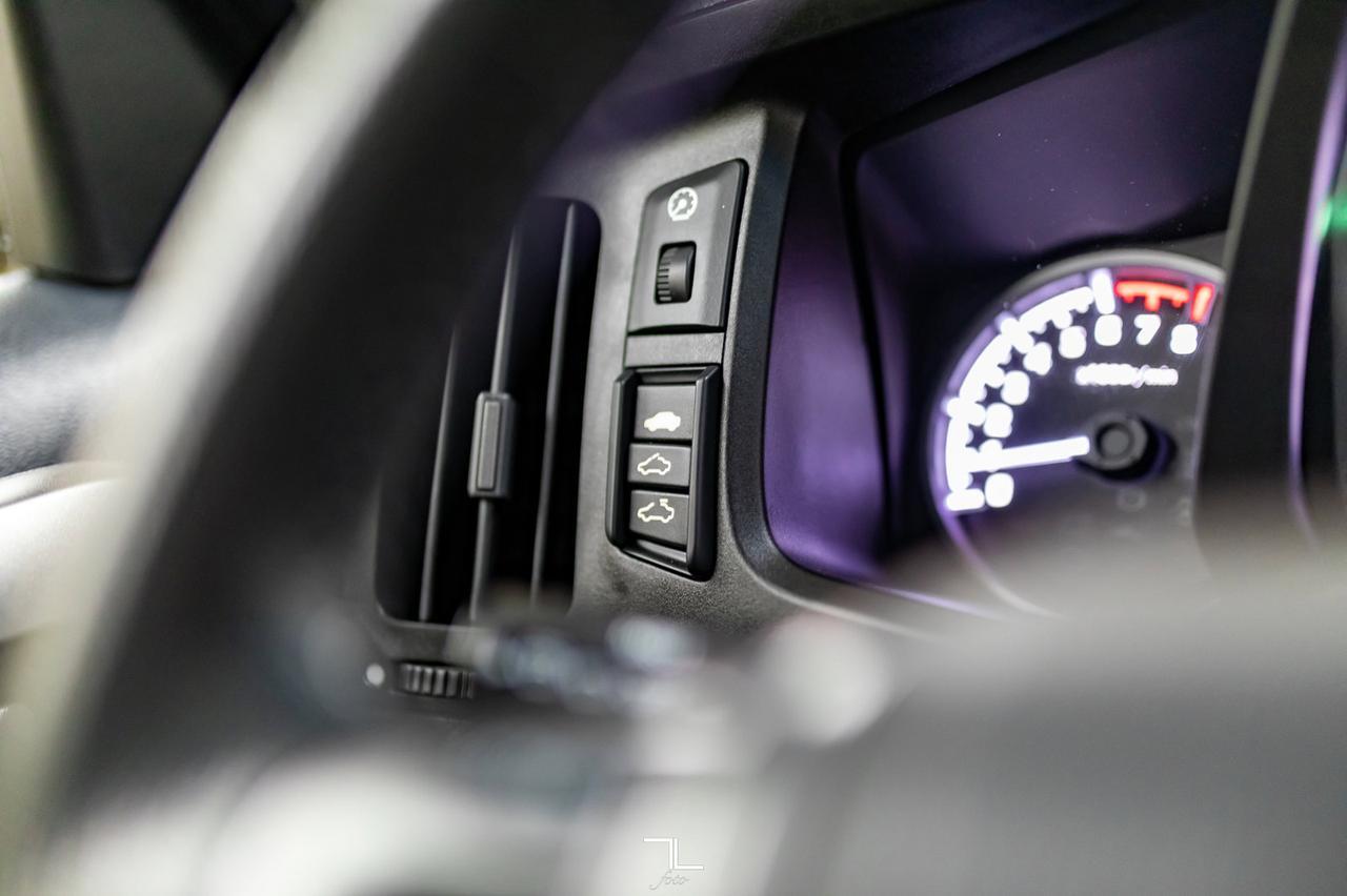 2010 Honda Ridgeline 4x4 Crew Cab EX-L Leather Roof Red Deer AB