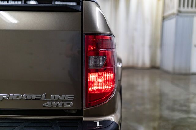 2010 Honda Ridgeline 4x4 Crew Cab EX-L Leather Roof Red Deer AB