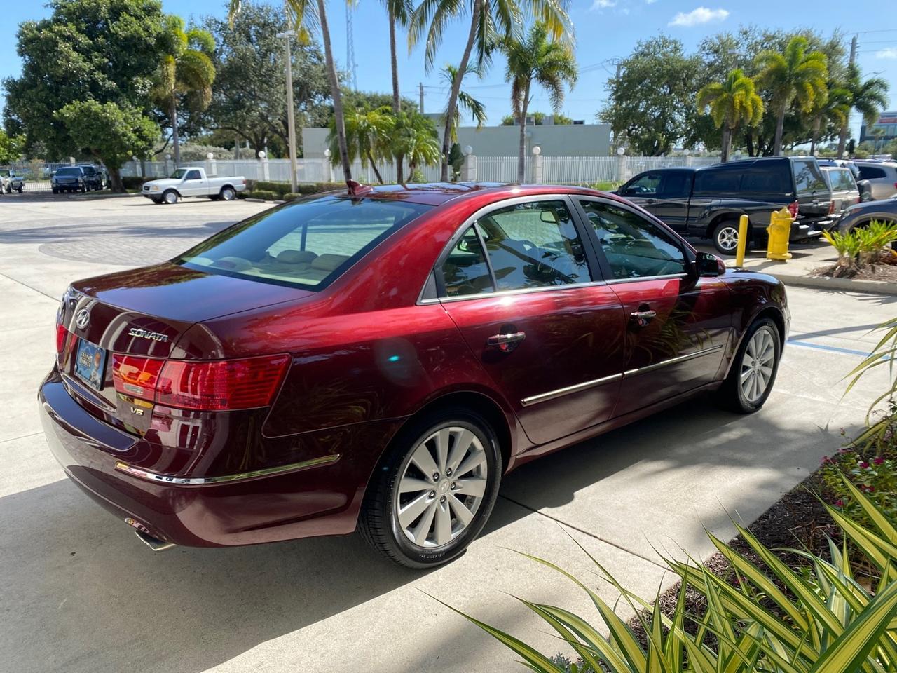 2010 Hyundai Sonata Limited LOW MILES 27,381 1 OWNER Pompano Beach FL