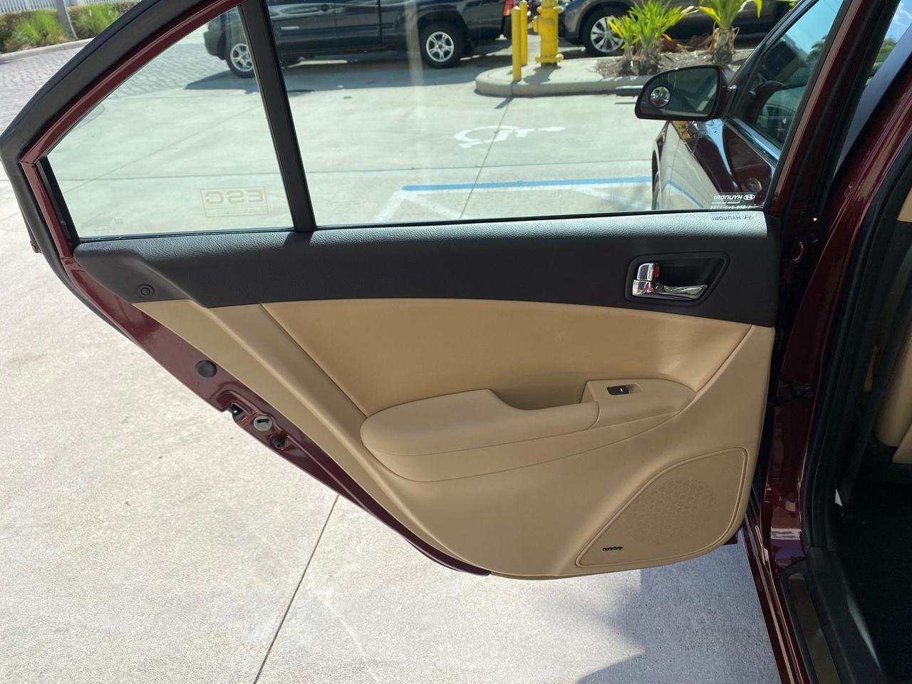 2010 Hyundai Sonata Limited LOW MILES 27,381 1 OWNER Pompano Beach FL