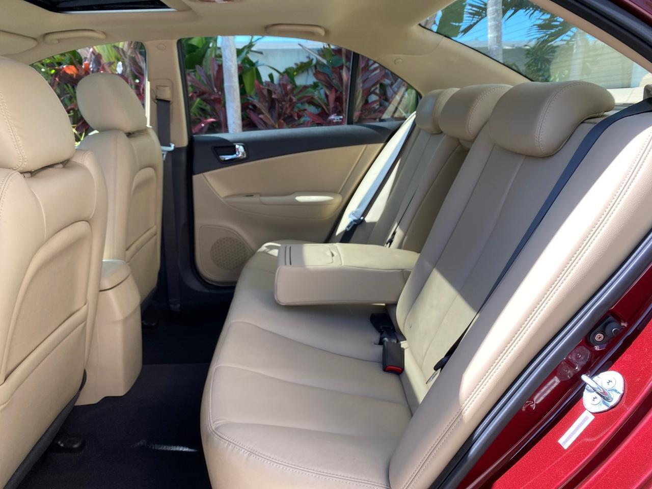 2010 Hyundai Sonata Limited LOW MILES 27,381 1 OWNER Pompano Beach FL
