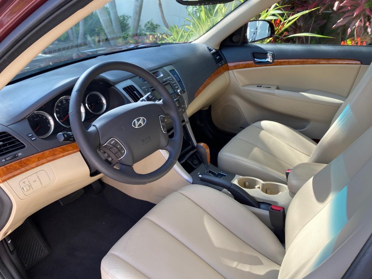 2010 Hyundai Sonata Limited LOW MILES 27,381 1 OWNER Pompano Beach FL