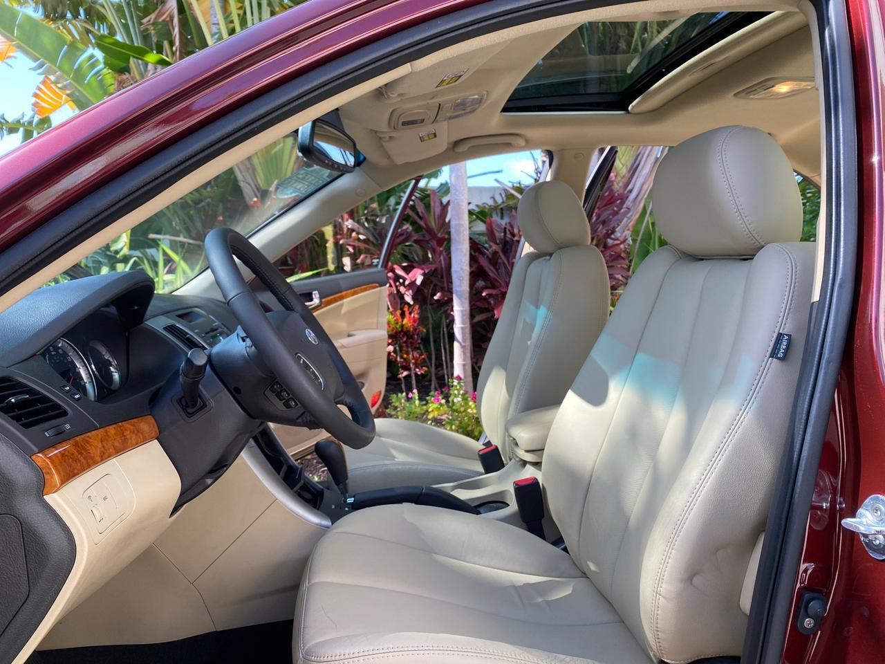2010 Hyundai Sonata Limited LOW MILES 27,381 1 OWNER Pompano Beach FL