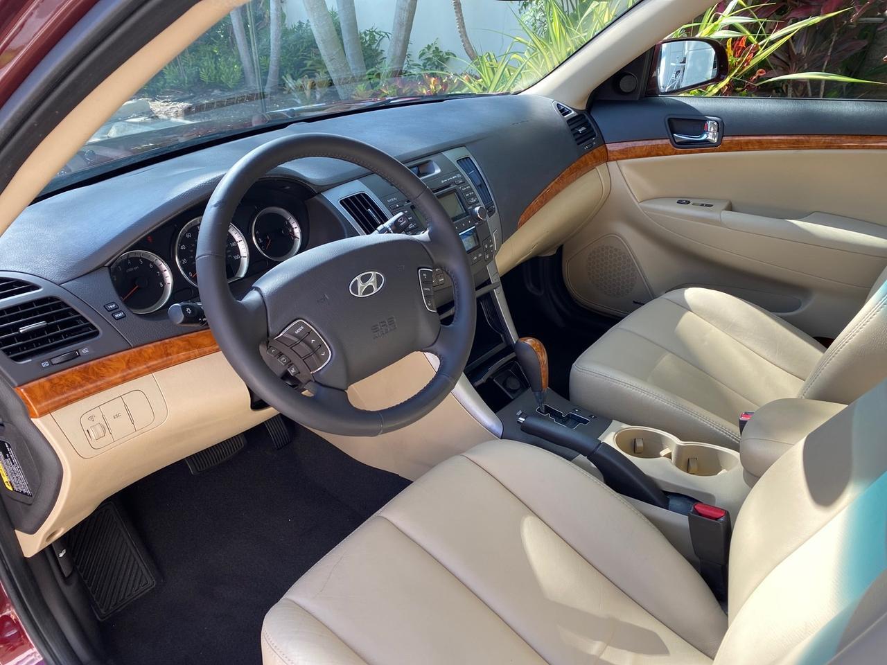 2010 Hyundai Sonata Limited LOW MILES 27,381 1 OWNER Pompano Beach FL