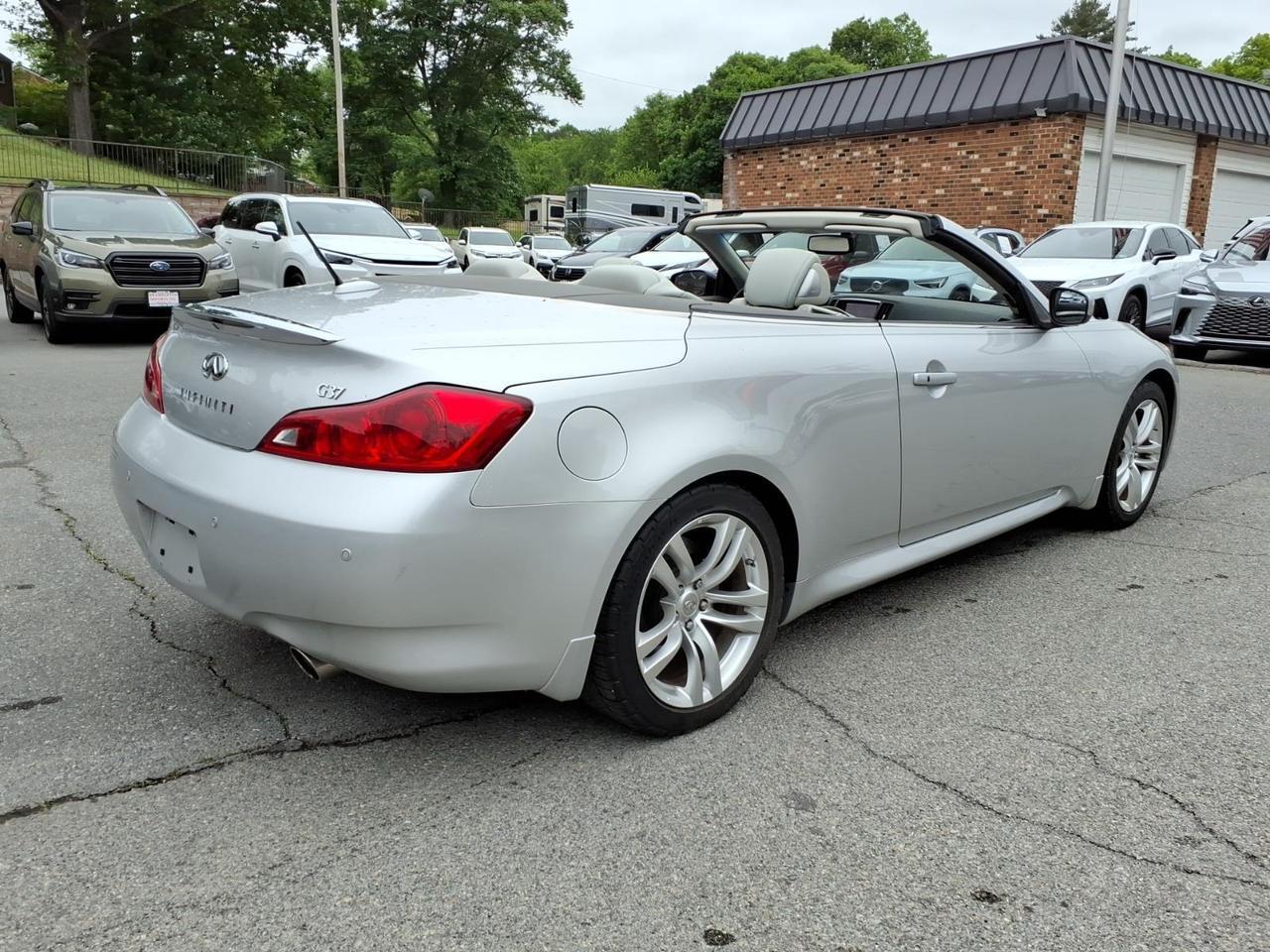 2010 INFINITI G37 Convertible Sport