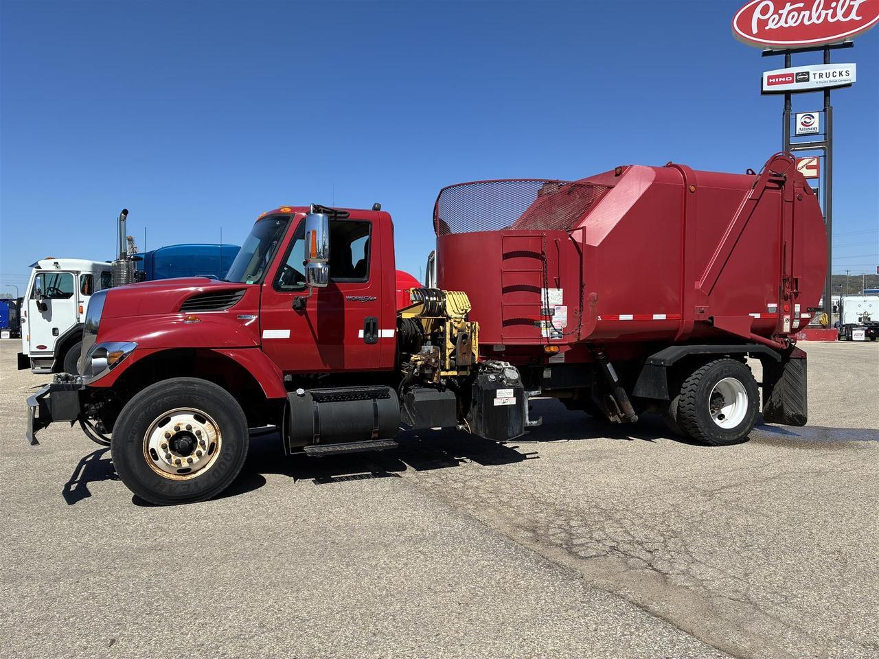 2010 International WorkStar Automated Side Loader