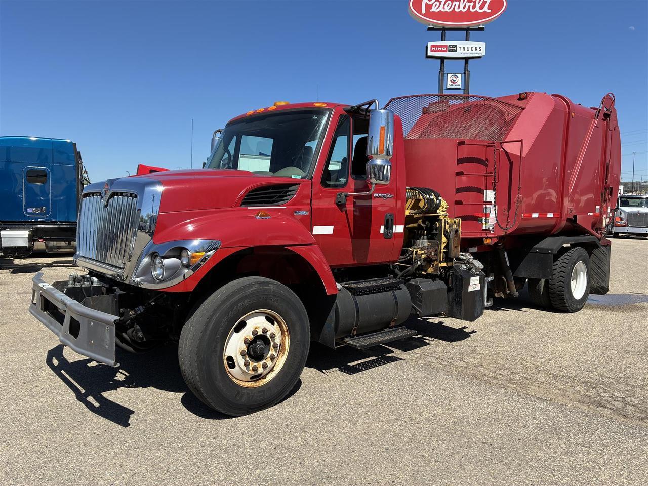 2010 International WorkStar Automated Side Loader