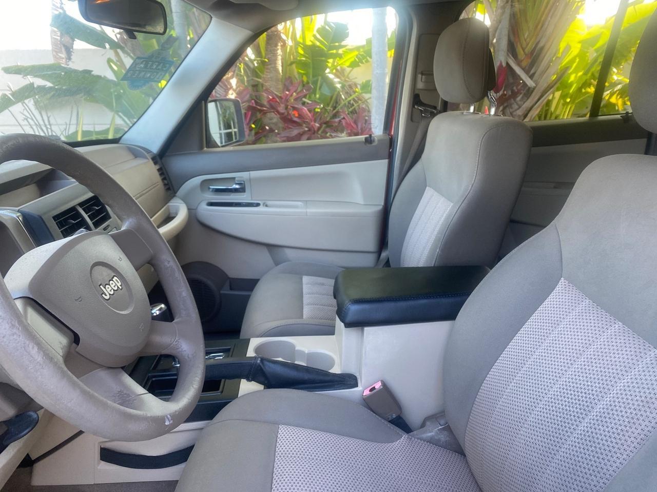 2010 Jeep Liberty Sport 1 OWNER LOW MILES 46,942 Pompano Beach FL