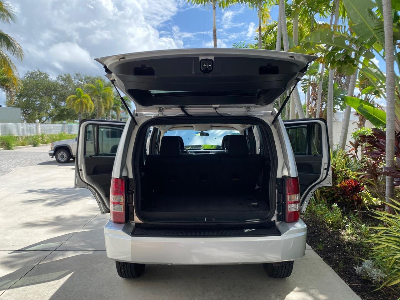2010 Jeep Liberty Sport 4WD NO ACCIDENTS Pompano Beach FL