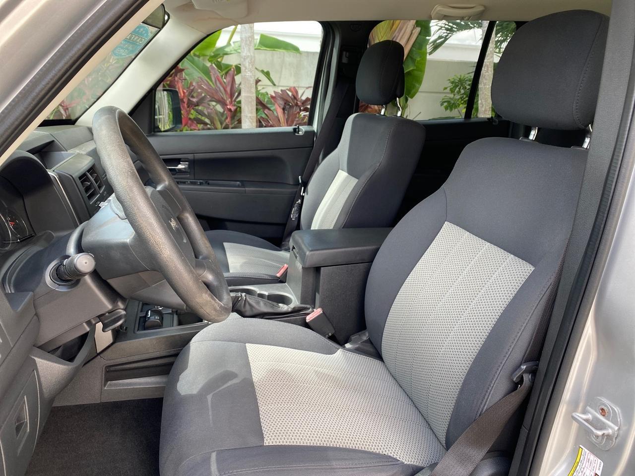 2010 Jeep Liberty Sport 4WD NO ACCIDENTS Pompano Beach FL