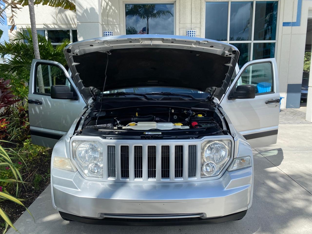 2010 Jeep Liberty Sport 4WD NO ACCIDENTS Pompano Beach FL