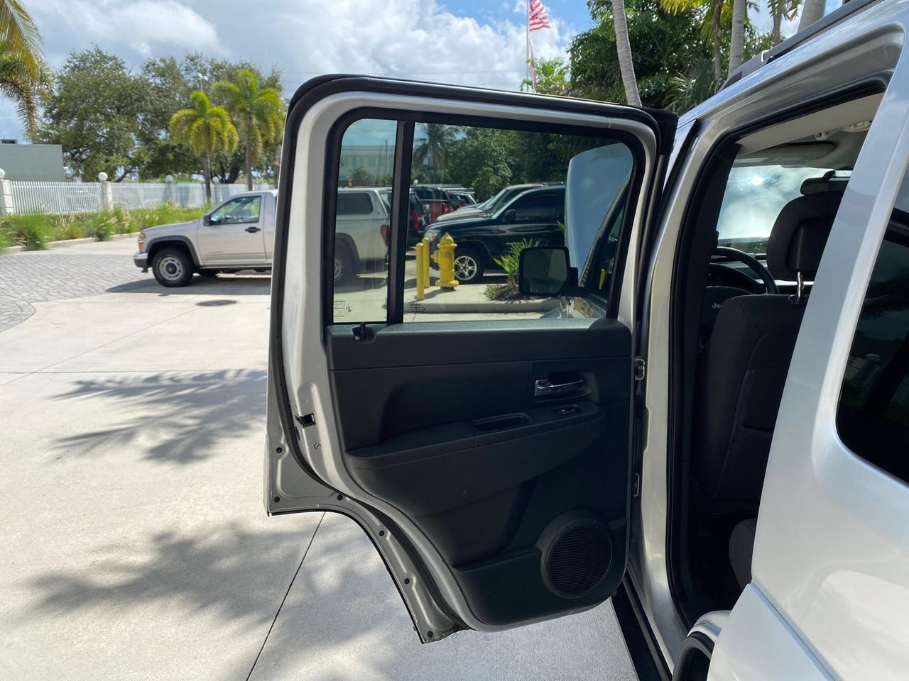 2010 Jeep Liberty Sport 4WD NO ACCIDENTS Pompano Beach FL