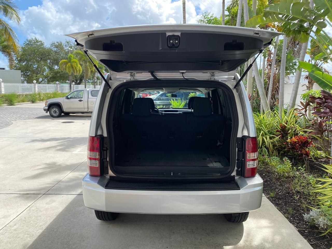 2010 Jeep Liberty Sport 4WD NO ACCIDENTS Pompano Beach FL