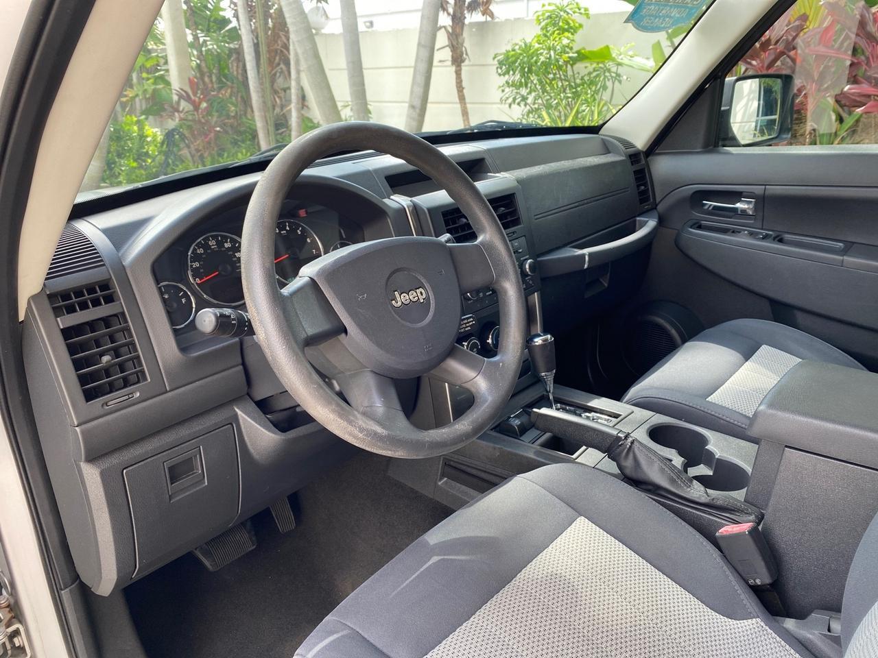 2010 Jeep Liberty Sport 4WD NO ACCIDENTS Pompano Beach FL