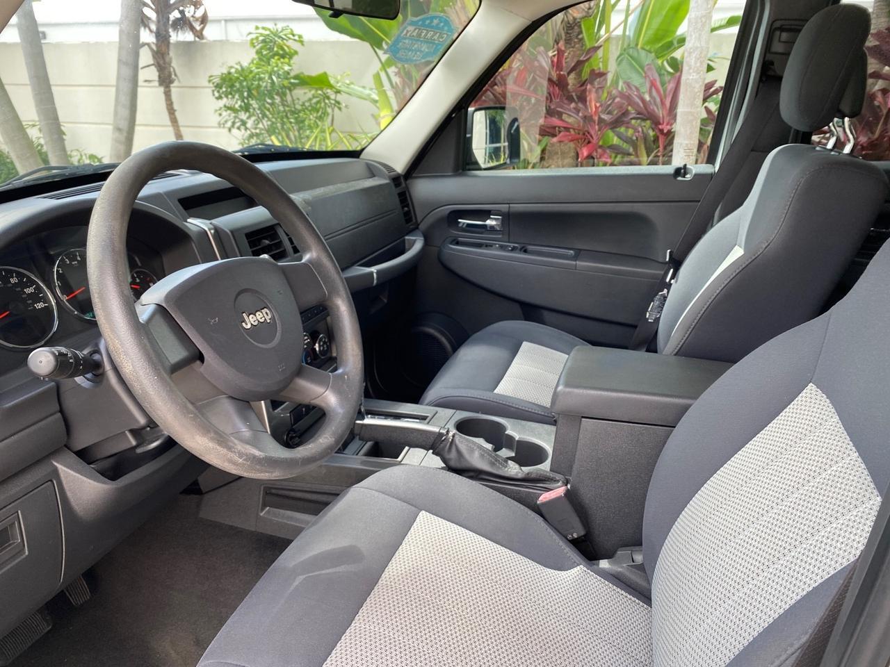 2010 Jeep Liberty Sport 4WD NO ACCIDENTS Pompano Beach FL