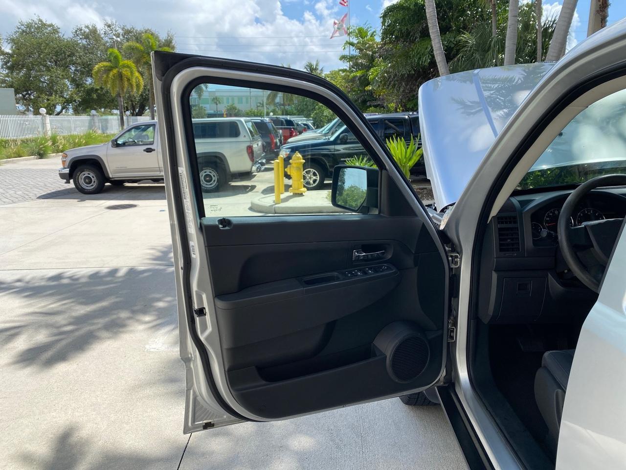 2010 Jeep Liberty Sport 4WD NO ACCIDENTS Pompano Beach FL