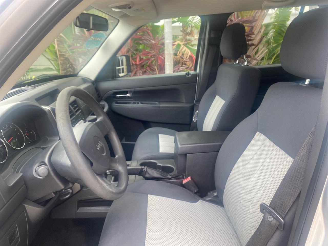 2010 Jeep Liberty Sport 4WD NO ACCIDENTS Pompano Beach FL