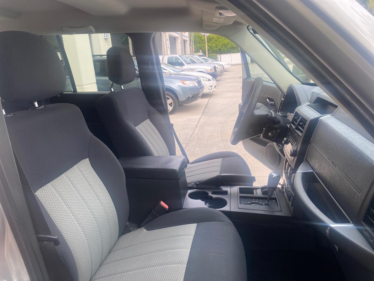 2010 Jeep Liberty Sport 4WD NO ACCIDENTS Pompano Beach FL