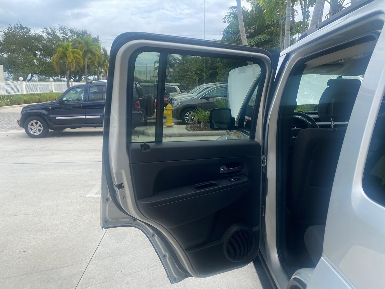 2010 Jeep Liberty Sport 4WD NO ACCIDENTS Pompano Beach FL