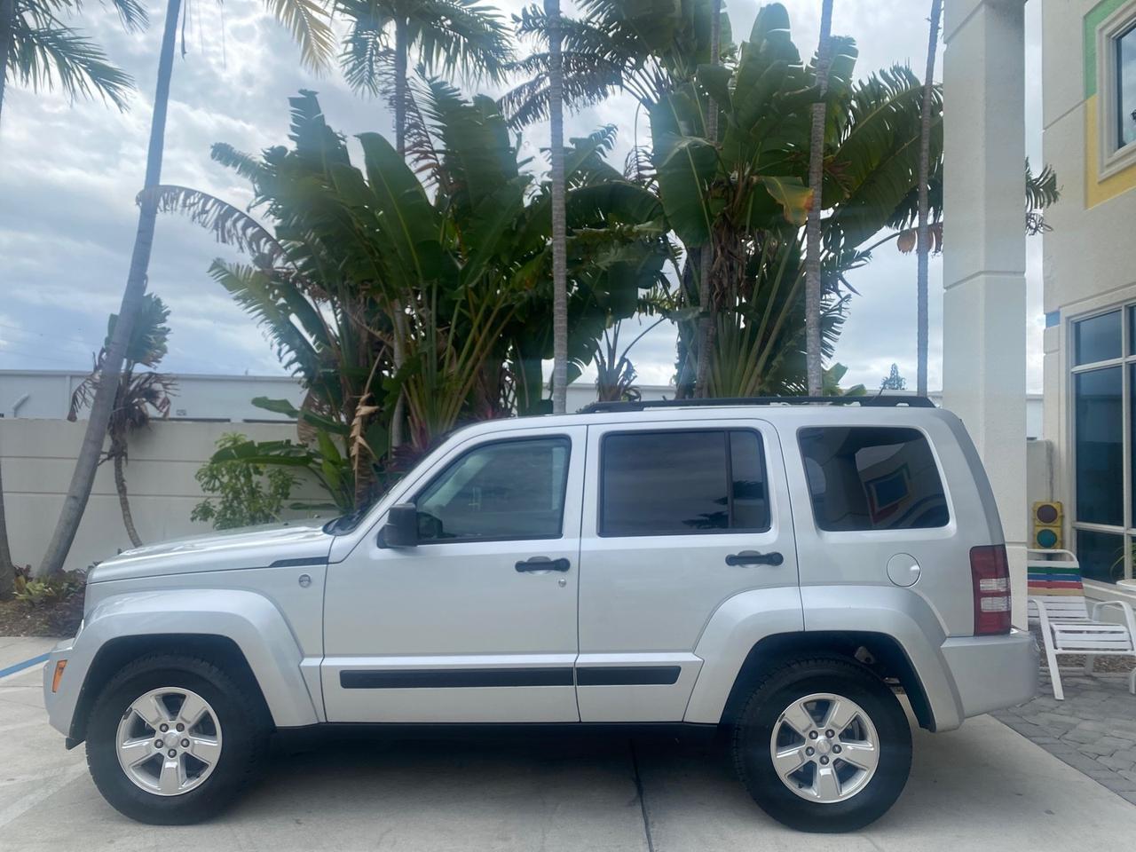 2010 Jeep Liberty Sport 4WD NO ACCIDENTS Pompano Beach FL