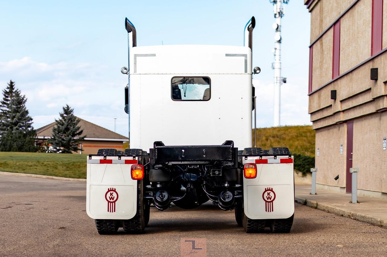 2010 Kenworth T-800 Tractor Sleeper Cab & Chassis Red Deer AB