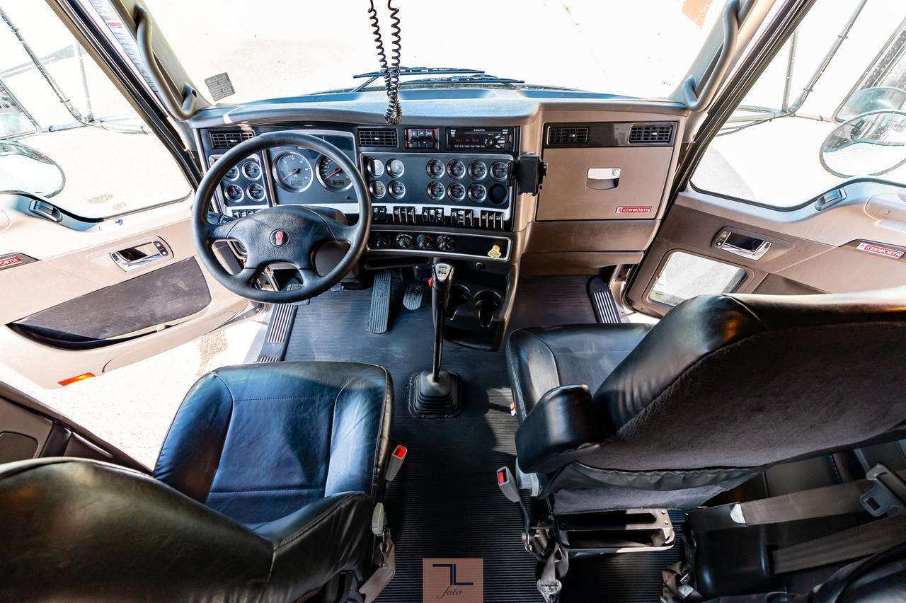 2010 Kenworth T-800 Tractor Sleeper Cab & Chassis Red Deer AB