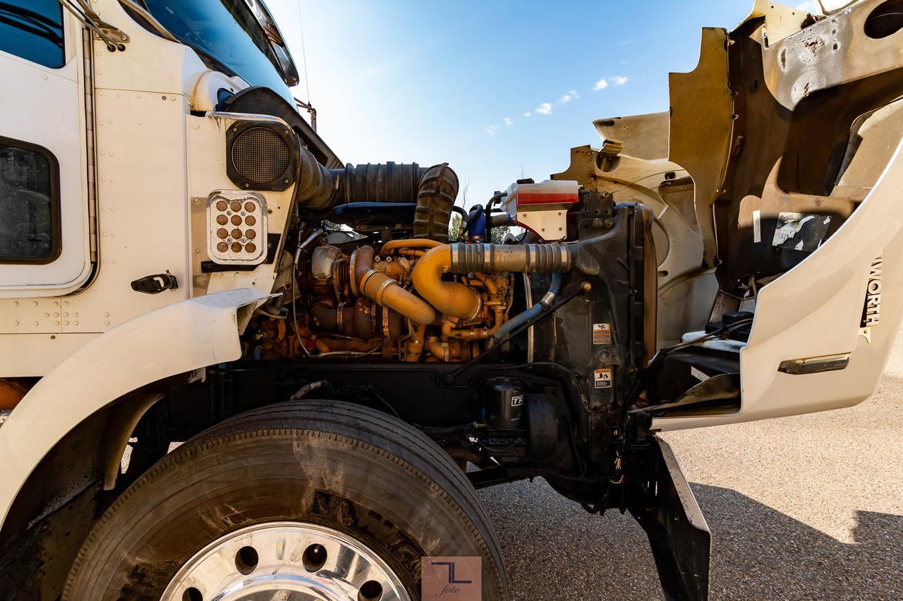 2010 Kenworth T-800 Tractor Sleeper Cab & Chassis Red Deer AB