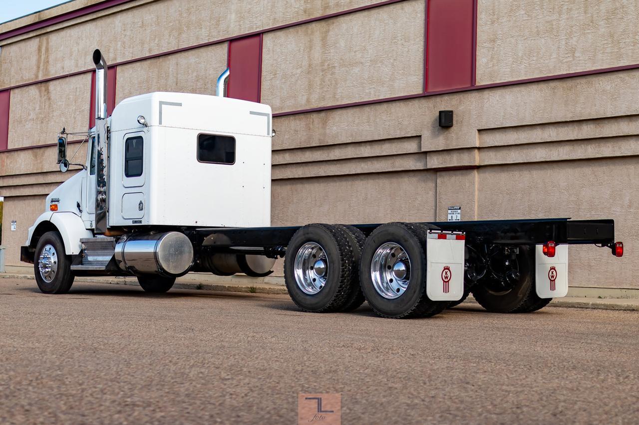2010 Kenworth T-800 Tractor Sleeper Cab & Chassis Red Deer AB