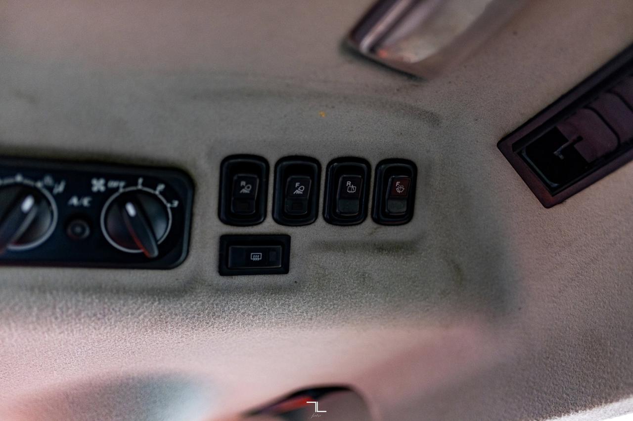 2010 Kubota L4740D HSTC 4WD Tractor Loader Diesel Cab Red Deer AB