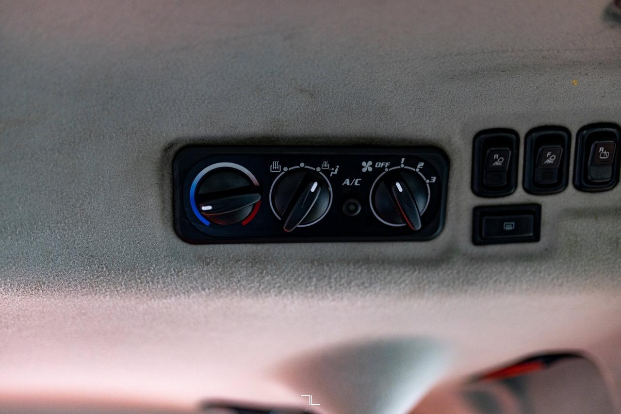 2010 Kubota L4740D HSTC 4WD Tractor Loader Diesel Cab Red Deer AB