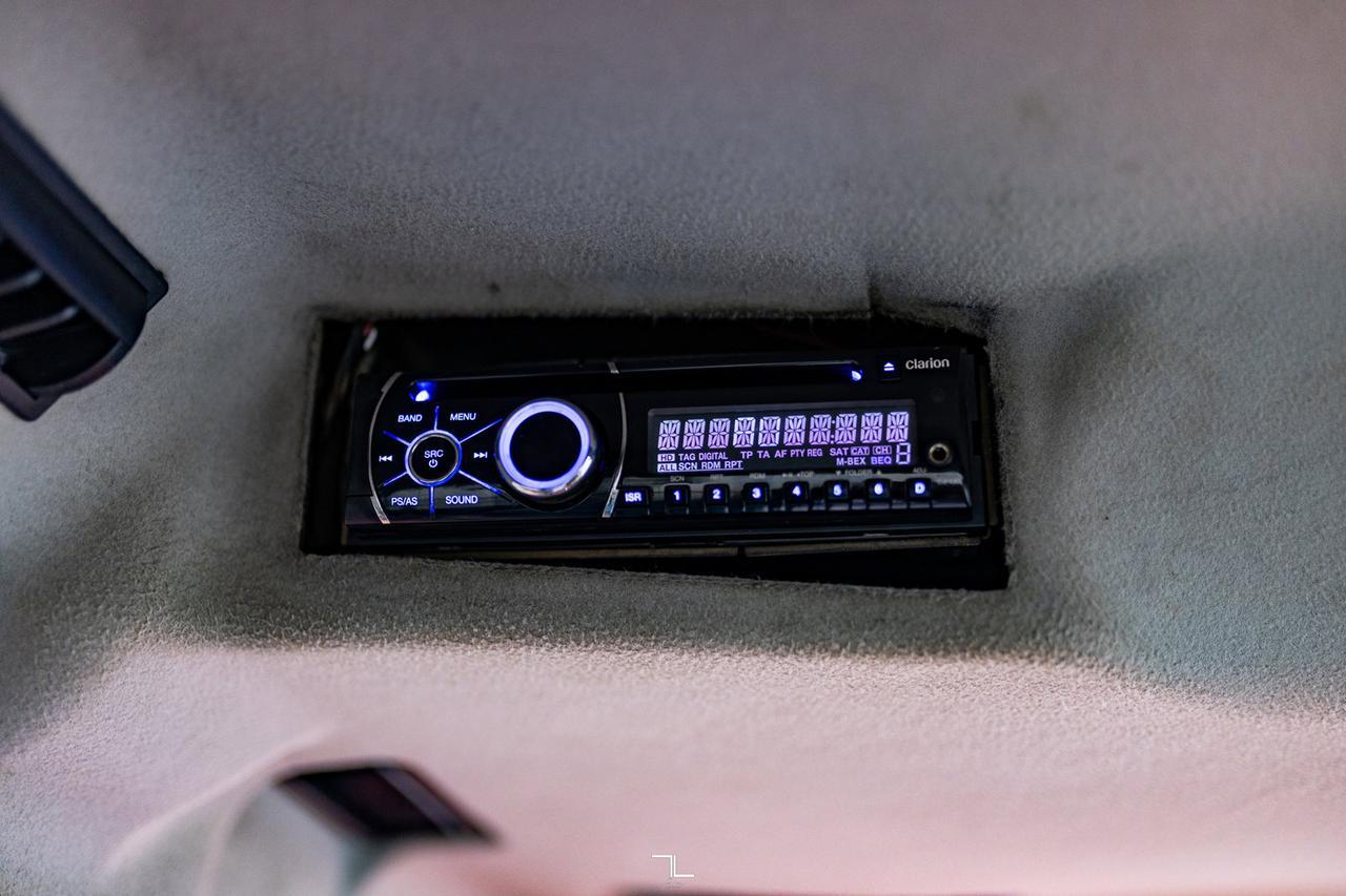 2010 Kubota L4740D HSTC 4WD Tractor Loader Diesel Cab Red Deer AB