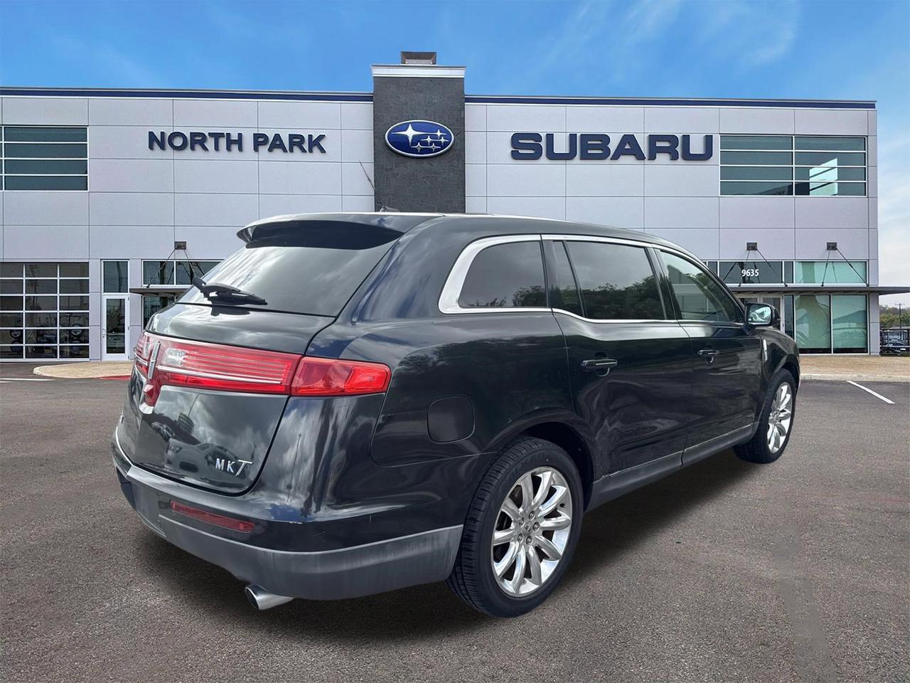 2010 Lincoln MKT