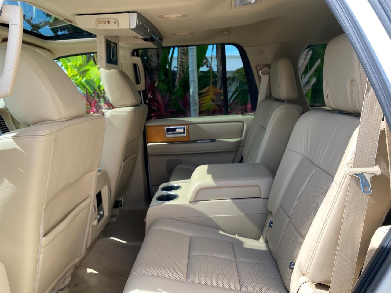 2010 Lincoln Navigator 4WD SUNROOF LOW MILES 31,209 Pompano Beach FL