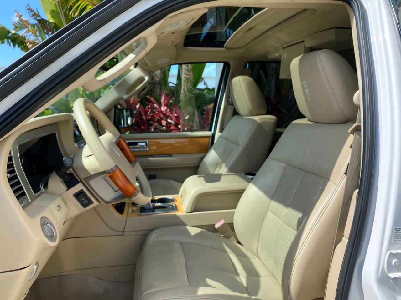 2010 Lincoln Navigator 4WD SUNROOF LOW MILES 31,209 Pompano Beach FL