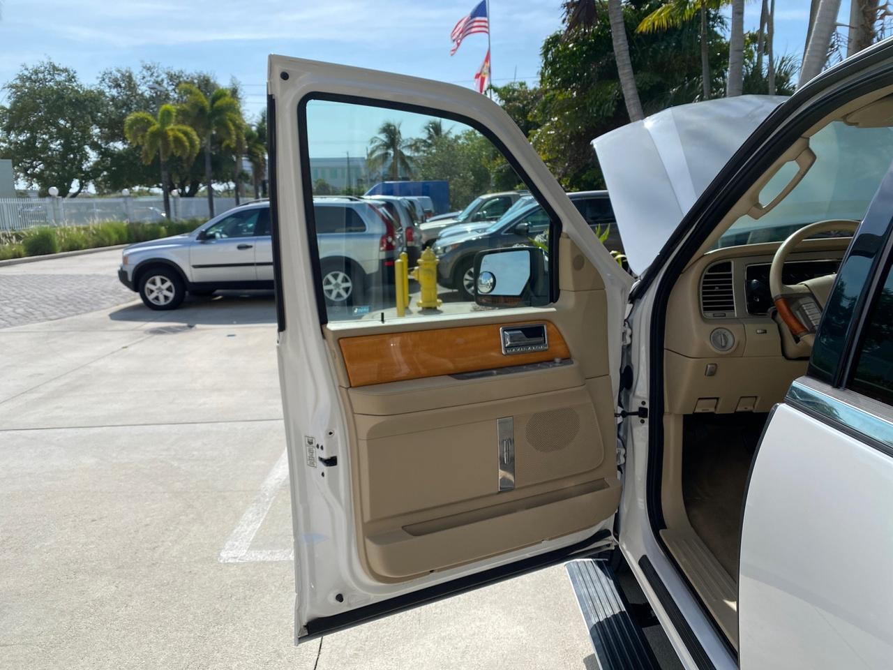 2010 Lincoln Navigator 4WD SUNROOF LOW MILES 31,209 Pompano Beach FL