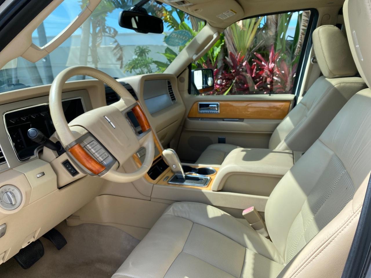 2010 Lincoln Navigator 4WD SUNROOF LOW MILES 31,209 Pompano Beach FL