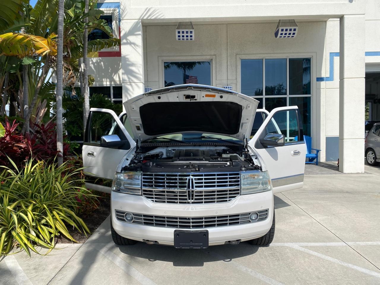 2010 Lincoln Navigator 4WD SUNROOF LOW MILES 31,209 Pompano Beach FL