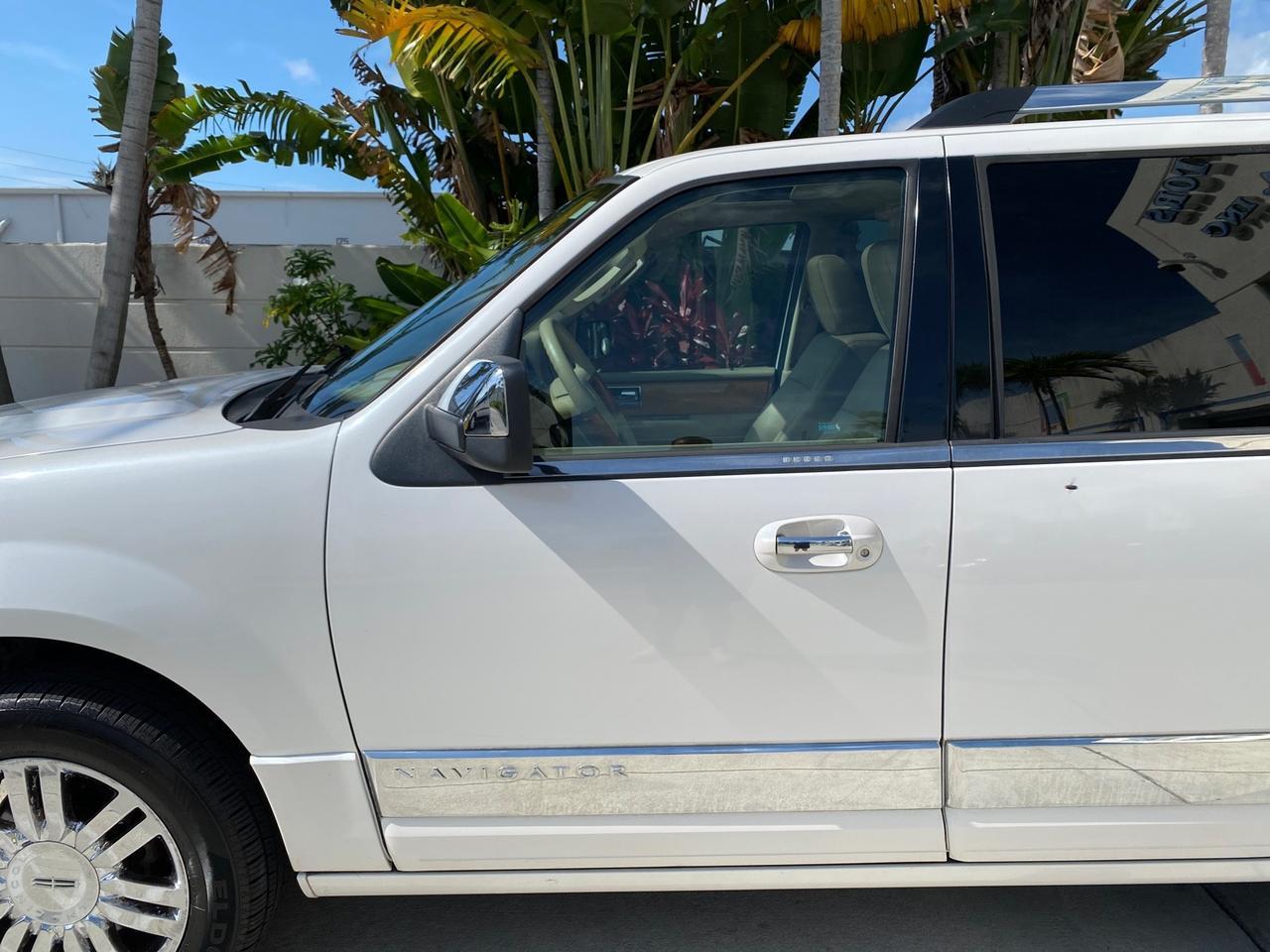 2010 Lincoln Navigator 4WD SUNROOF LOW MILES 31,209 Pompano Beach FL