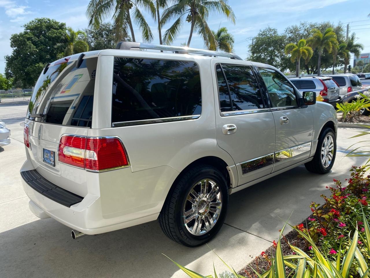 2010 Lincoln Navigator 4WD SUNROOF LOW MILES 31,209 Pompano Beach FL