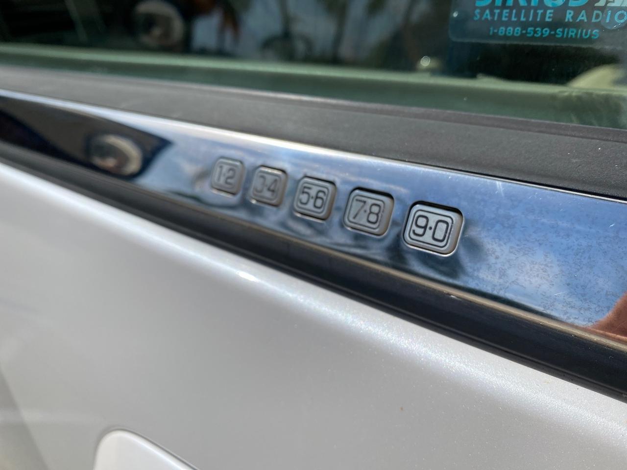 2010 Lincoln Navigator 4WD SUNROOF LOW MILES 31,209 Pompano Beach FL