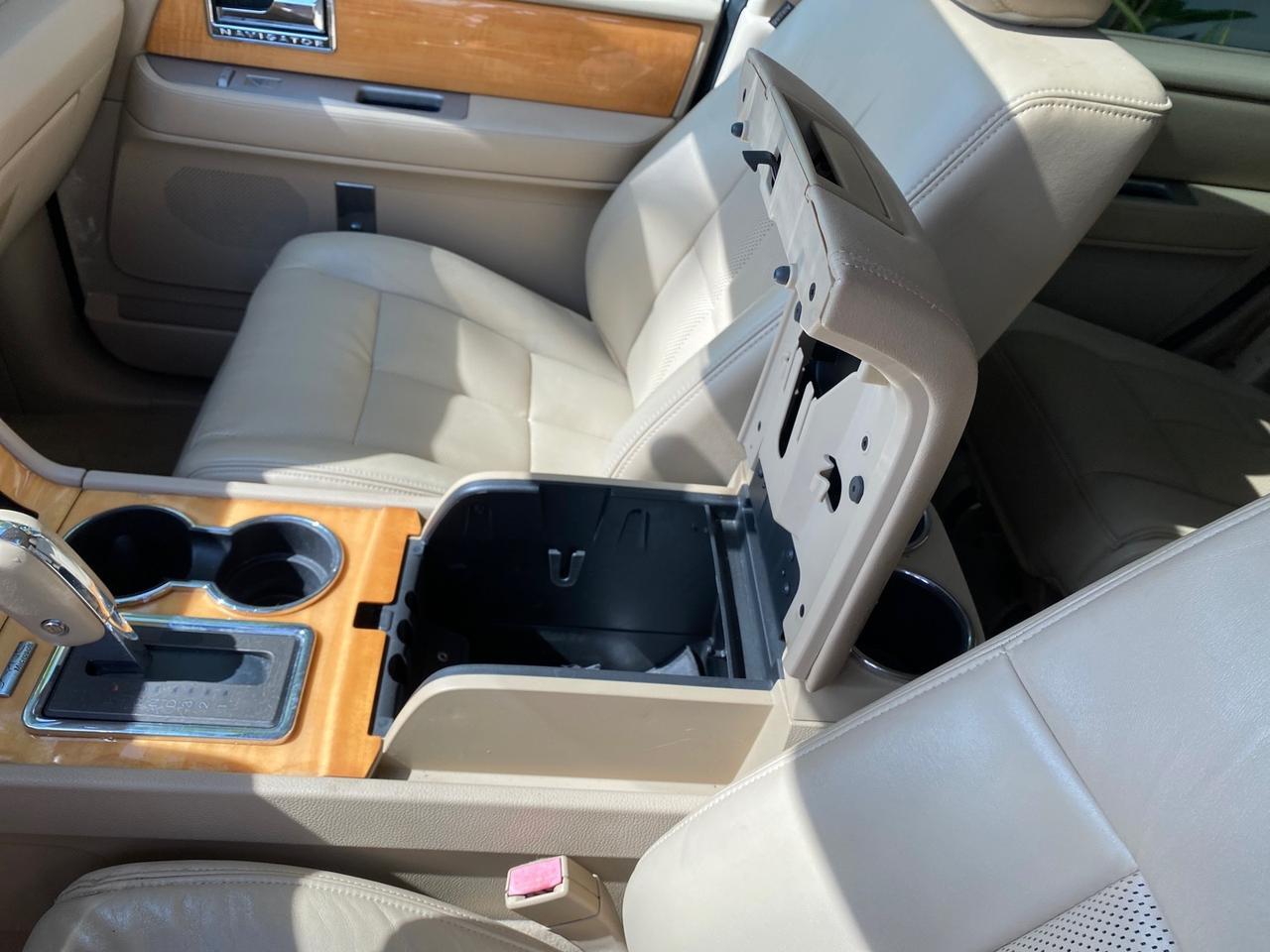 2010 Lincoln Navigator 4WD SUNROOF LOW MILES 31,209 Pompano Beach FL