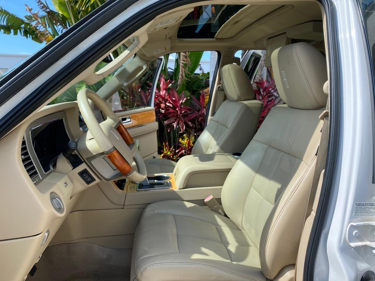 2010 Lincoln Navigator 4WD SUNROOF LOW MILES 31,209 Pompano Beach FL
