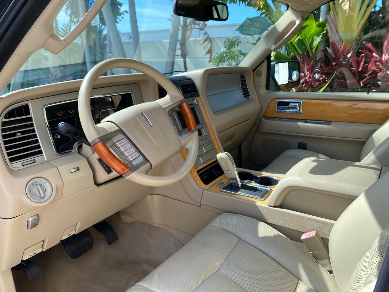 2010 Lincoln Navigator 4WD SUNROOF LOW MILES 31,209 Pompano Beach FL