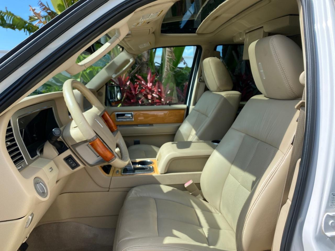 2010 Lincoln Navigator 4WD SUNROOF LOW MILES 31,209 Pompano Beach FL